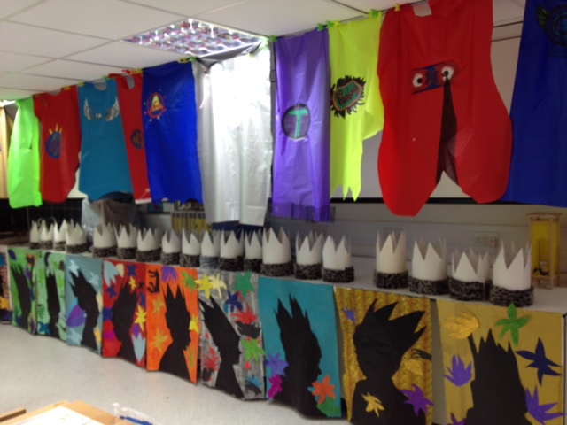 december-2016-creative-mentor-cara-george-worked-on-a-superhero-project-with-studetns-from-fairley-house-school